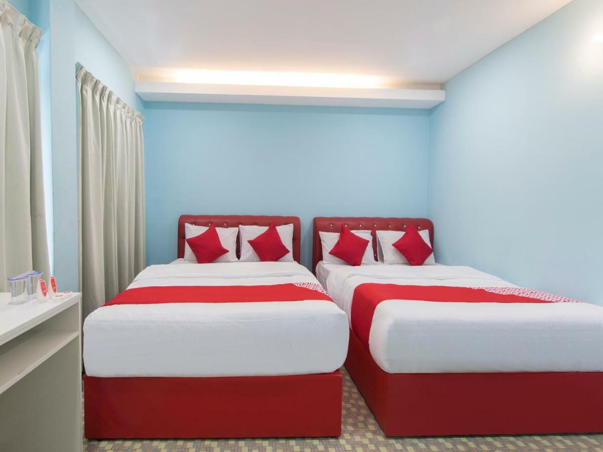 Oyo 1136 Pd Star Hotel Port Dickson Eksteriør billede