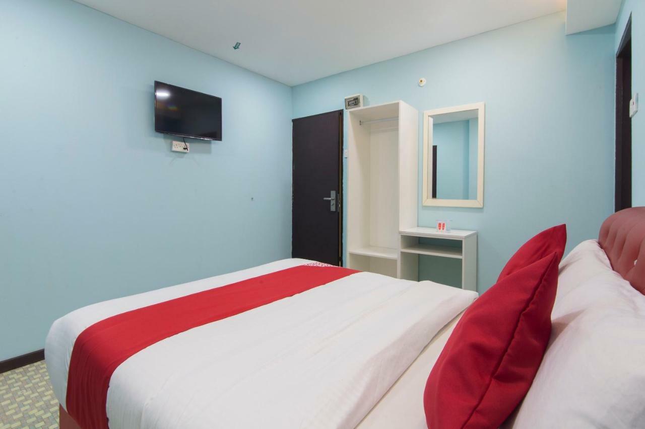 Oyo 1136 Pd Star Hotel Port Dickson Eksteriør billede